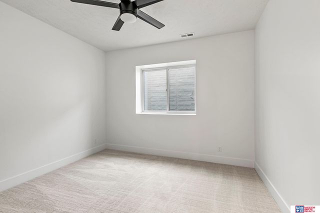 3620 Tree Line Drive, Lincoln, NE 68516