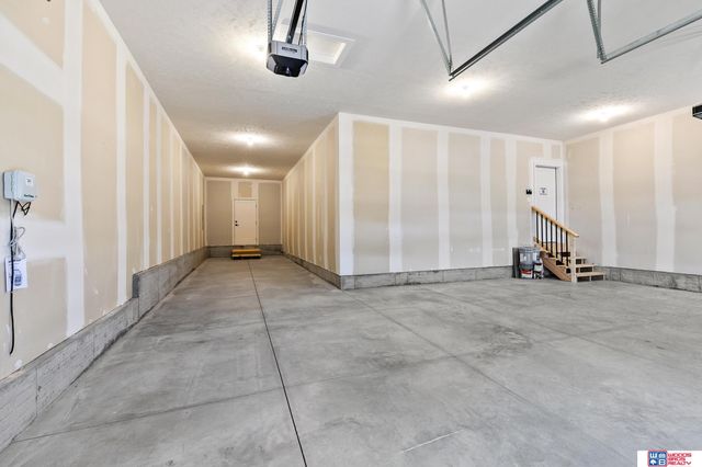 3620 Tree Line Drive, Lincoln, NE 68516