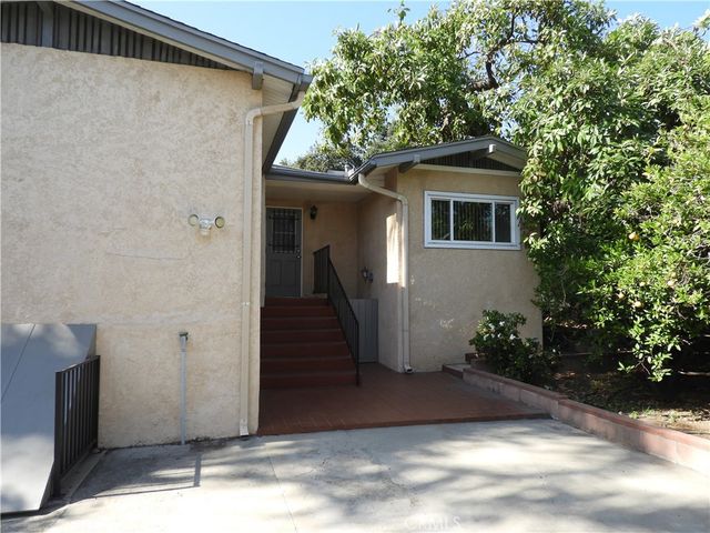 1554 Las Lunas Street, Pasadena, CA 91106