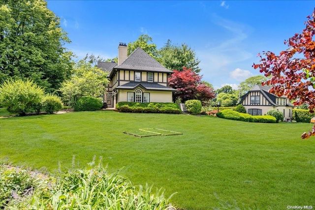 1 Meadow Drive, Lawrence, NY 11559