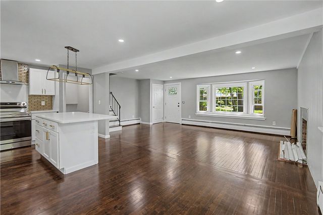 134 Rogers Avenue, Barrington, RI 02806