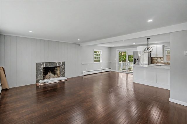 134 Rogers Avenue, Barrington, RI 02806
