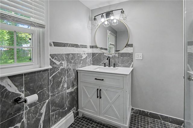 134 Rogers Avenue, Barrington, RI 02806