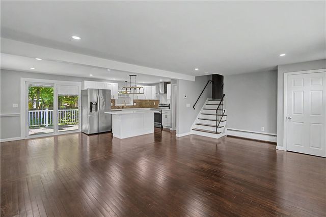 134 Rogers Avenue, Barrington, RI 02806