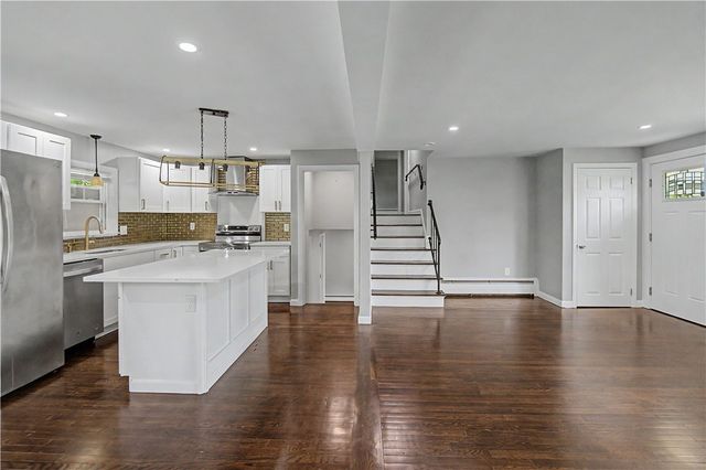 134 Rogers Avenue, Barrington, RI 02806