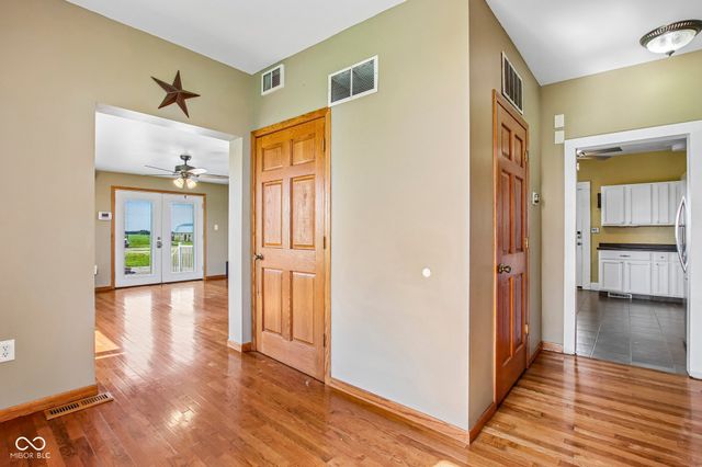8476 E County Road 800 N, Bainbridge, IN 46105