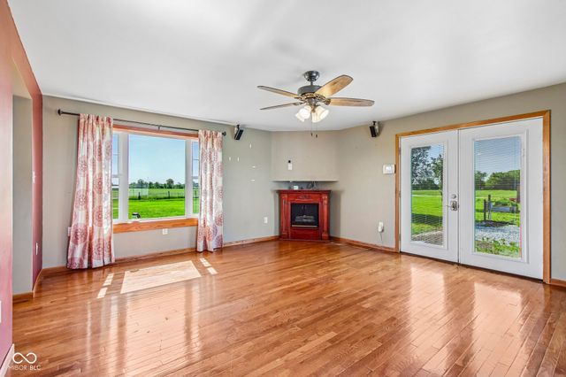8476 E County Road 800 N, Bainbridge, IN 46105