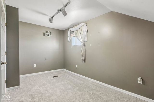 8476 E County Road 800 N, Bainbridge, IN 46105
