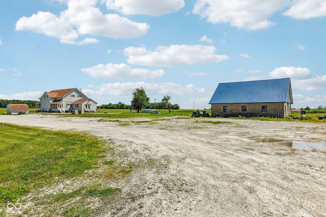 8476 E County Road 800 N, Bainbridge, IN 46105