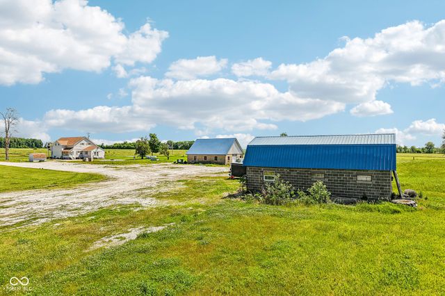 8476 E County Road 800 N, Bainbridge, IN 46105