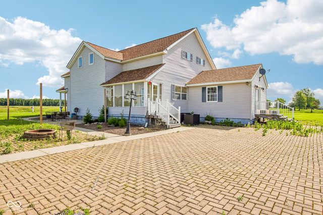 8476 E County Road 800 N, Bainbridge, IN 46105