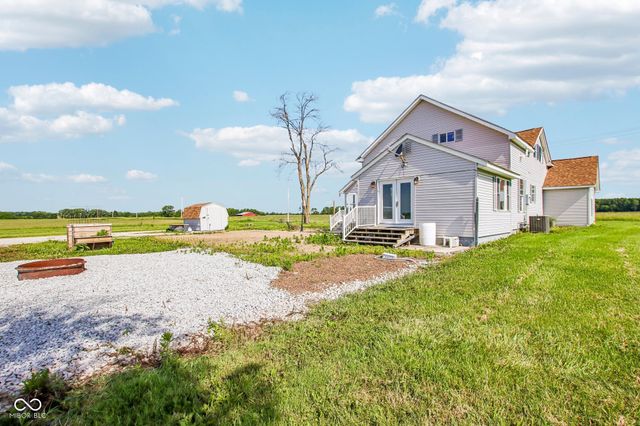 8476 E County Road 800 N, Bainbridge, IN 46105