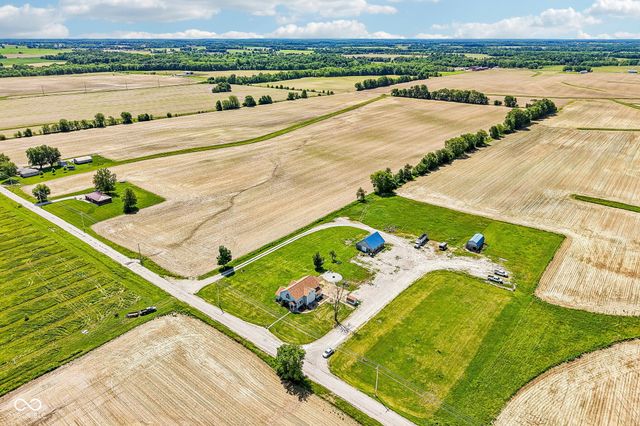 8476 E County Road 800 N, Bainbridge, IN 46105