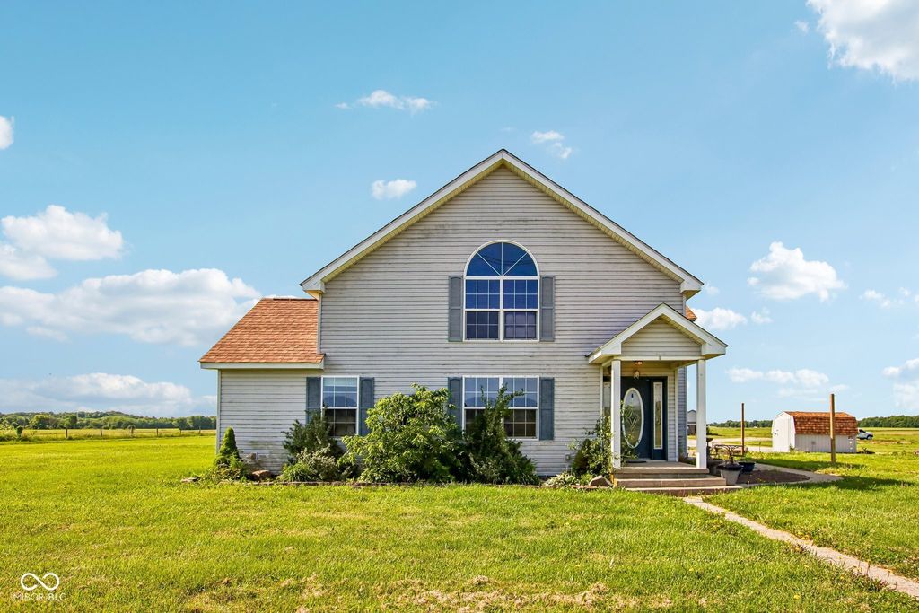 8476 E County Road 800 N, Bainbridge, IN 46105