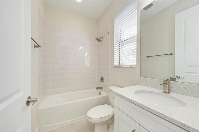 1008 FERNLEAF RUN, Bradenton, FL 34212