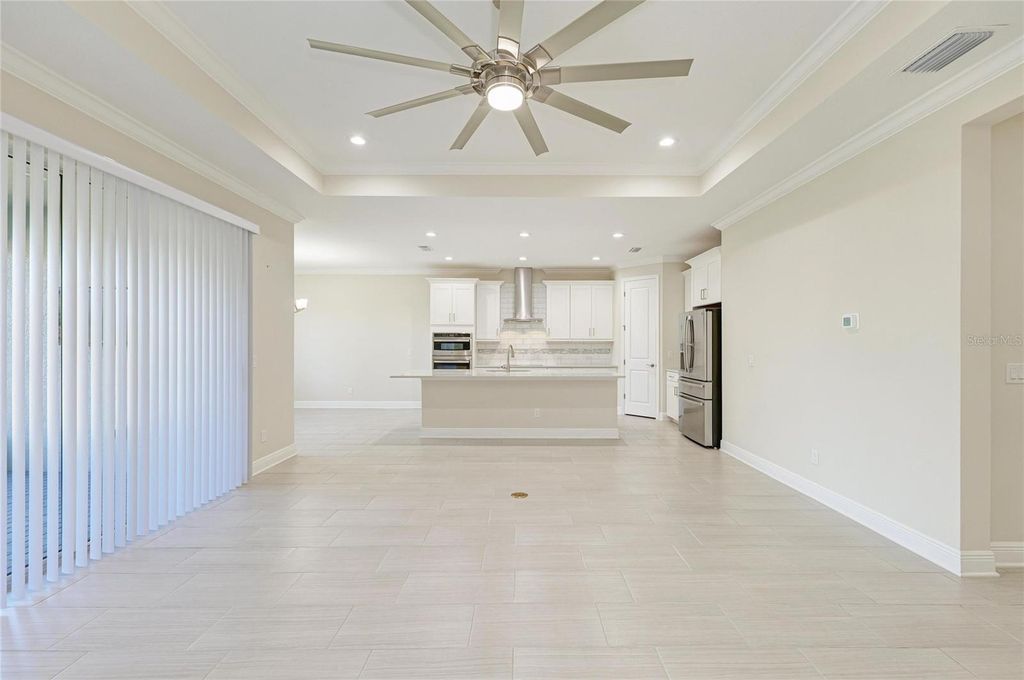 Image 11 of property listing at 1008 FERNLEAF RUN, Bradenton, FL 34212