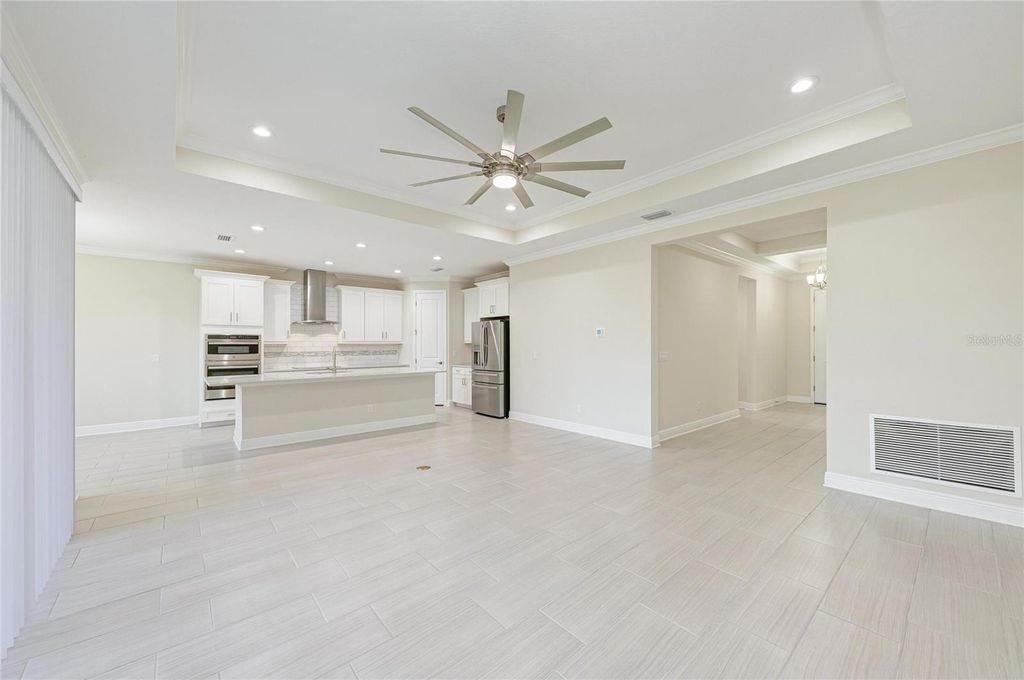 Image 12 of property listing at 1008 FERNLEAF RUN, Bradenton, FL 34212