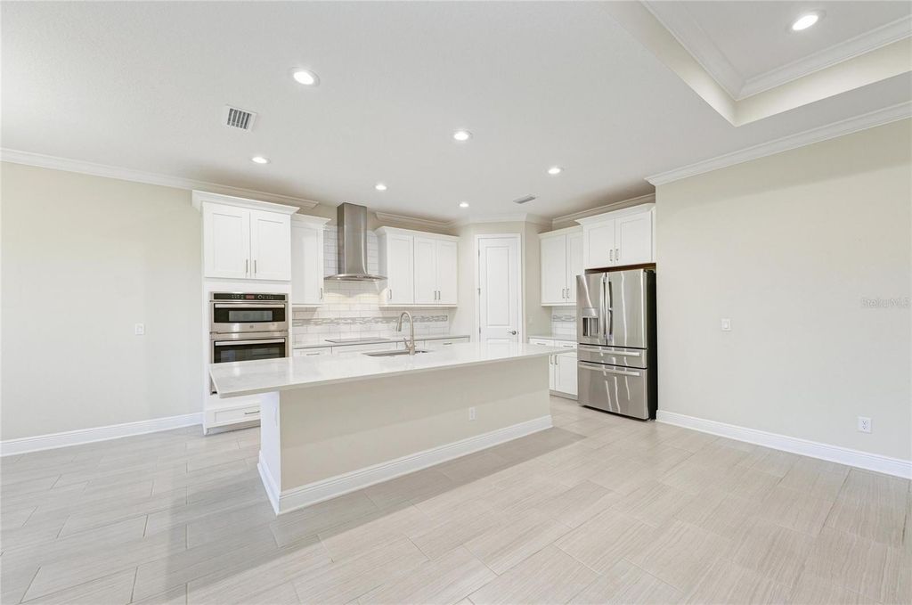 Image 14 of property listing at 1008 FERNLEAF RUN, Bradenton, FL 34212