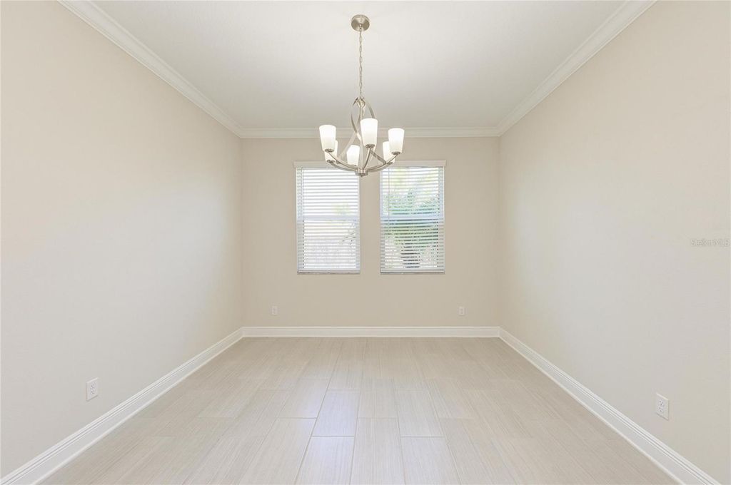 Image 20 of property listing at 1008 FERNLEAF RUN, Bradenton, FL 34212