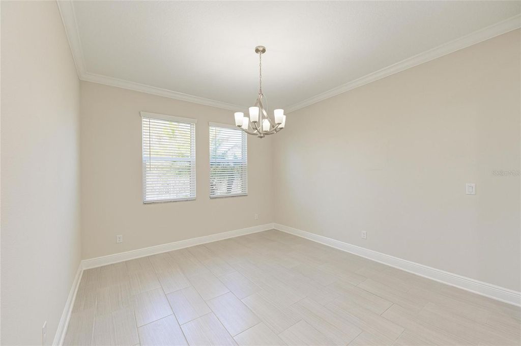 Image 21 of property listing at 1008 FERNLEAF RUN, Bradenton, FL 34212