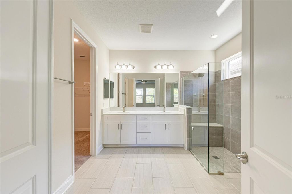 Image 26 of property listing at 1008 FERNLEAF RUN, Bradenton, FL 34212