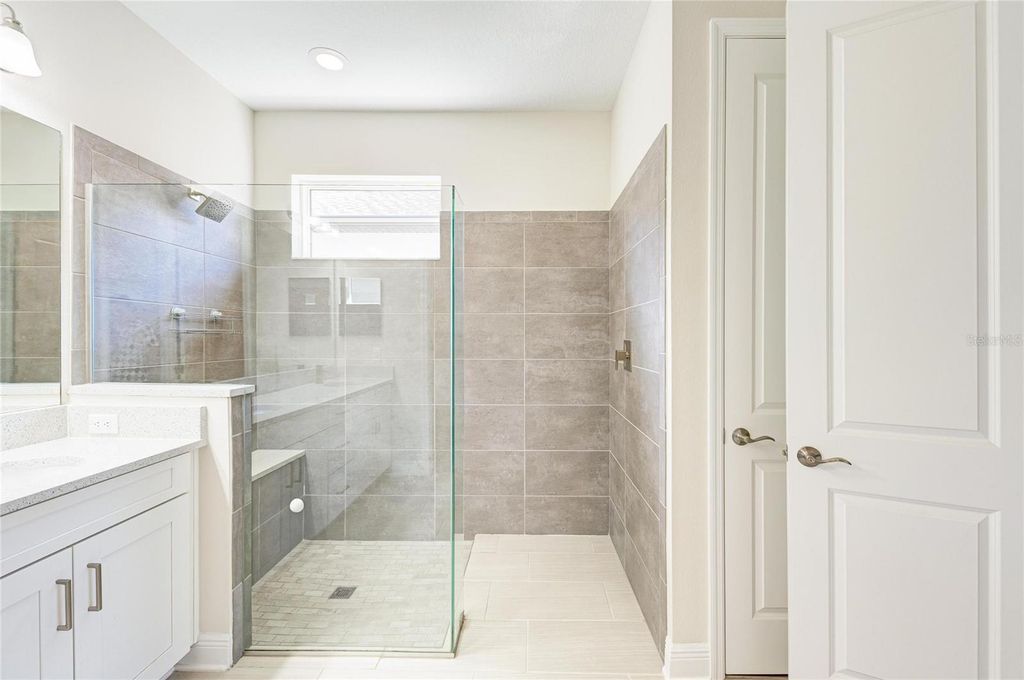 Image 30 of property listing at 1008 FERNLEAF RUN, Bradenton, FL 34212