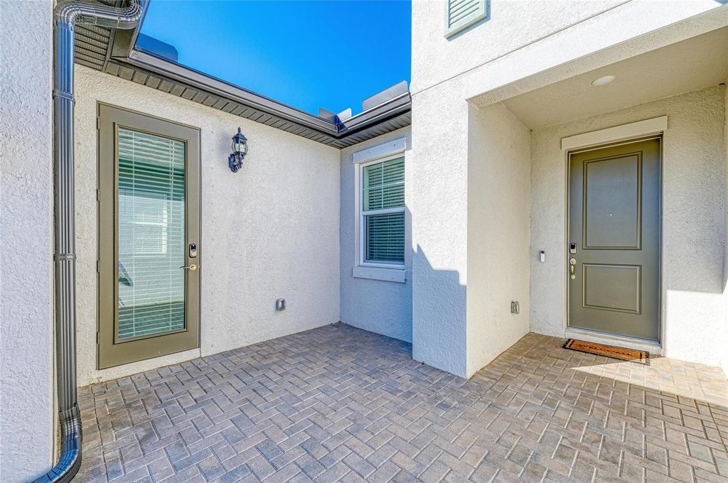 Image 41 of property listing at 1008 FERNLEAF RUN, Bradenton, FL 34212