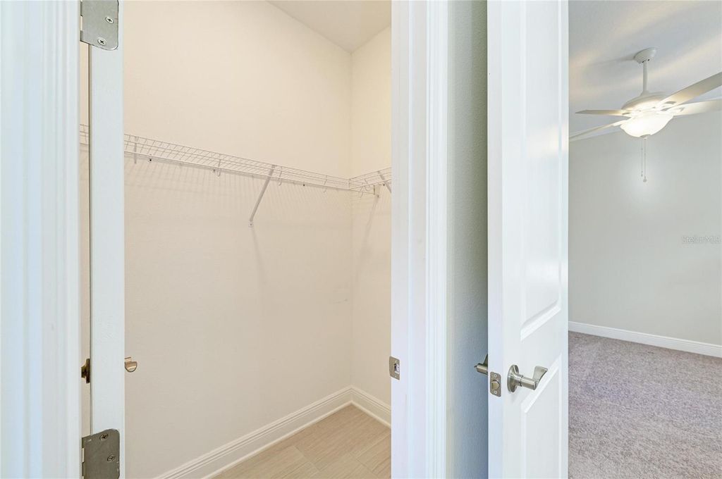 Image 50 of property listing at 1008 FERNLEAF RUN, Bradenton, FL 34212