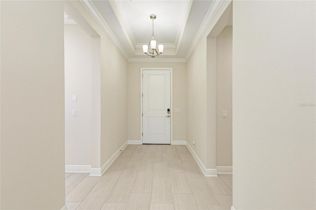 Image 7 of property listing at 1008 FERNLEAF RUN, Bradenton, FL 34212