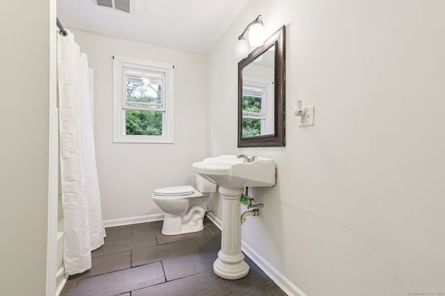 7 Oak Hill Drive, East Haven, CT 06513