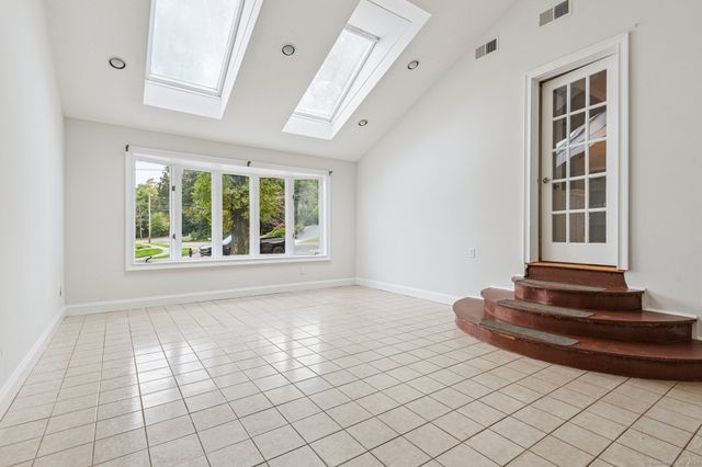 7 Oak Hill Drive, East Haven, CT 06513