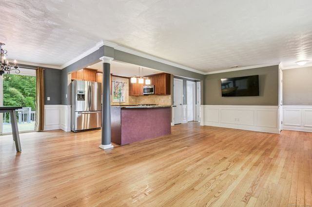 7 Oak Hill Drive, East Haven, CT 06513