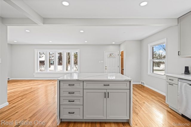 13344 Hart Avenue, Huntington Woods, MI 48070