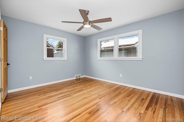 13344 Hart Avenue, Huntington Woods, MI 48070