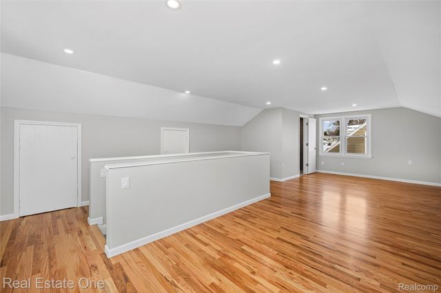 13344 Hart Avenue, Huntington Woods, MI 48070