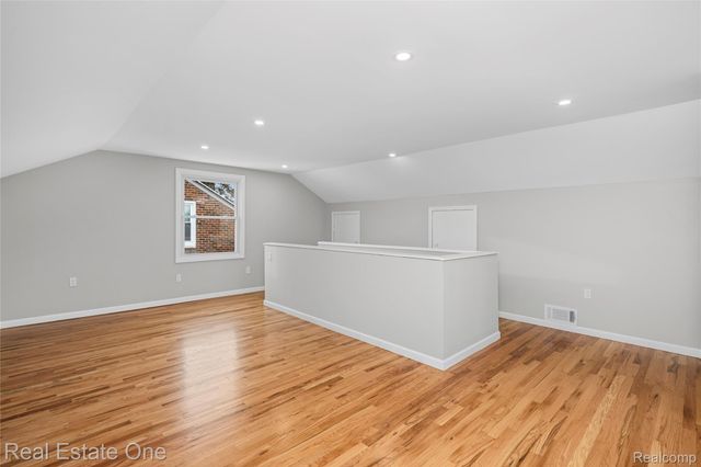 13344 Hart Avenue, Huntington Woods, MI 48070