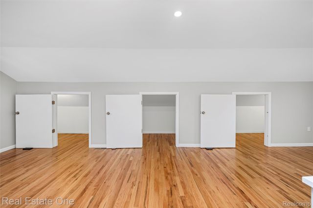 13344 Hart Avenue, Huntington Woods, MI 48070