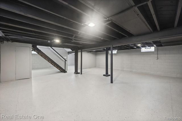 13344 Hart Avenue, Huntington Woods, MI 48070