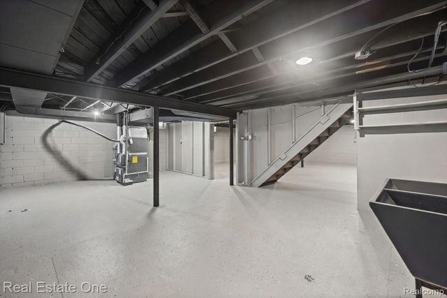 13344 Hart Avenue, Huntington Woods, MI 48070