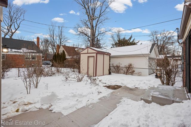 13344 Hart Avenue, Huntington Woods, MI 48070