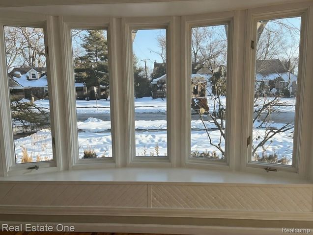 13344 Hart Avenue, Huntington Woods, MI 48070