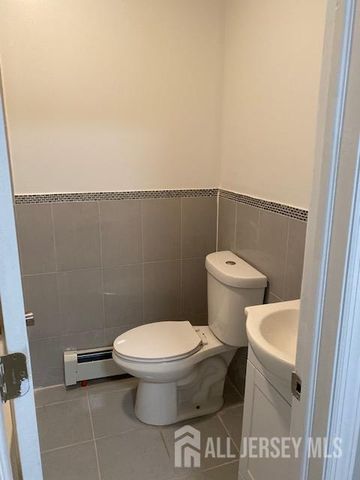 310 SOMERSET Street, New Brunswick, NJ 08901