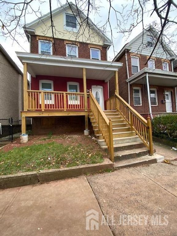 310 SOMERSET Street, New Brunswick, NJ 08901