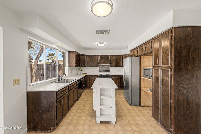 9438 N 16TH Place, Phoenix, AZ 85020