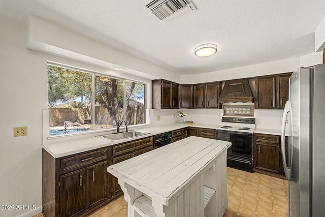 9438 N 16TH Place, Phoenix, AZ 85020