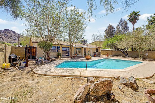 9438 N 16TH Place, Phoenix, AZ 85020