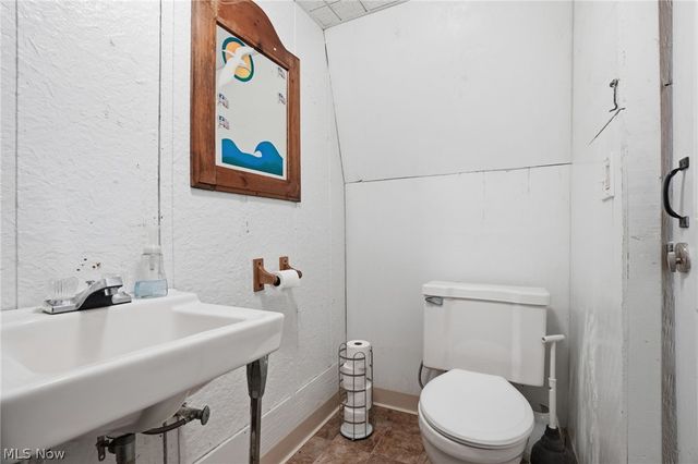 12570 Jackson Drive, Burton, OH 44021