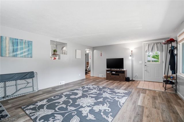 12570 Jackson Drive, Burton, OH 44021