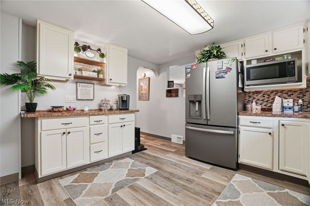 12570 Jackson Drive, Burton, OH 44021