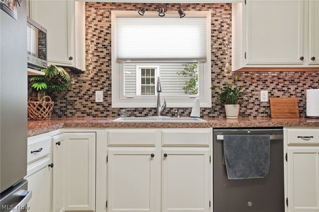 12570 Jackson Drive, Burton, OH 44021
